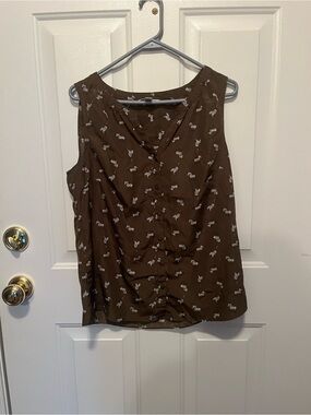 croft & barrow Brown Sleeveless V-Neck Tank with White Print